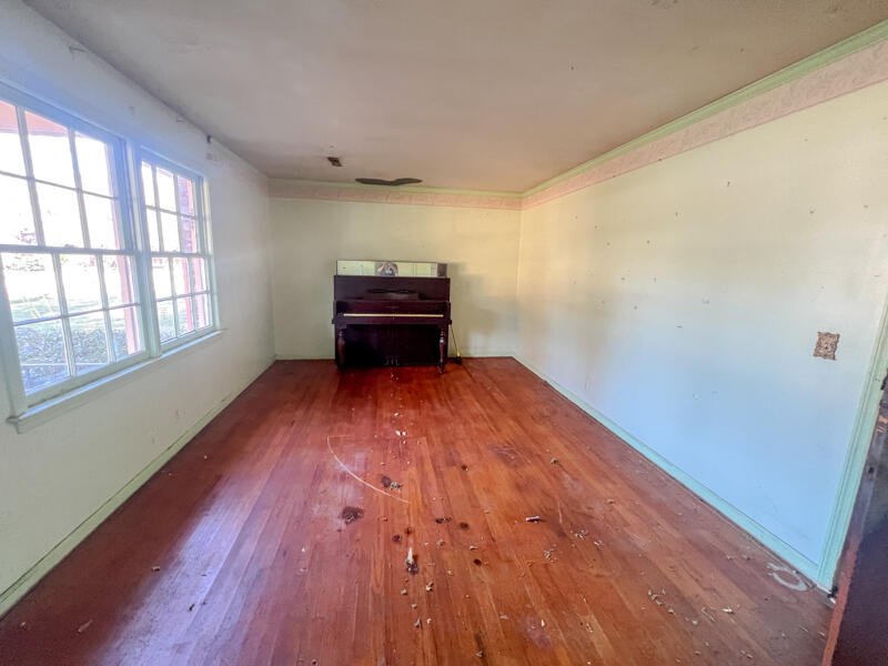 Property image 2 of 2156 Wood Avenue in Springfield, Charleston, SC 29414