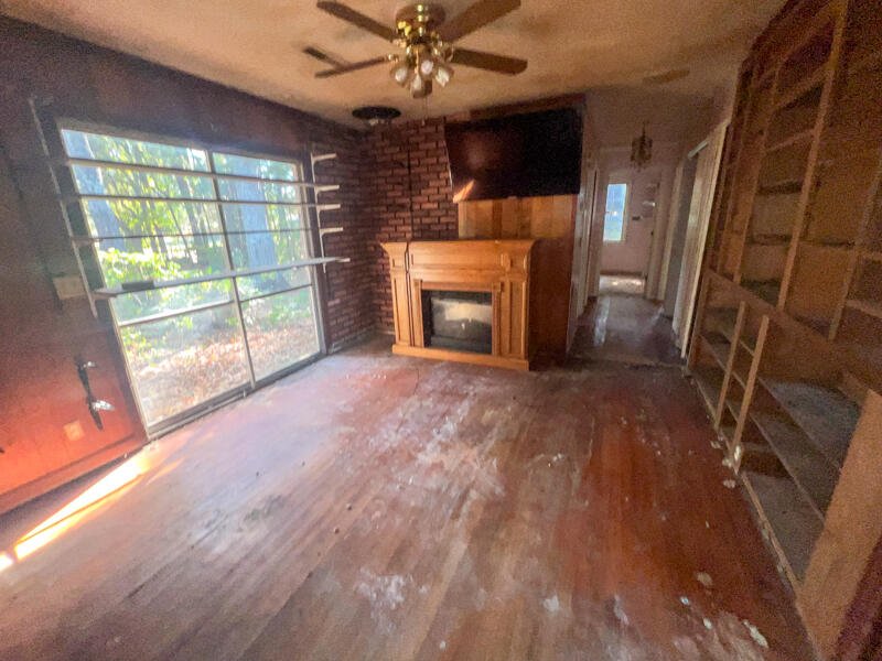 Property image 4 of 2156 Wood Avenue in Springfield, Charleston, SC 29414