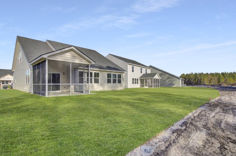 Property image 3 at 218 Red Bluff Street, Summerville, SC 29483