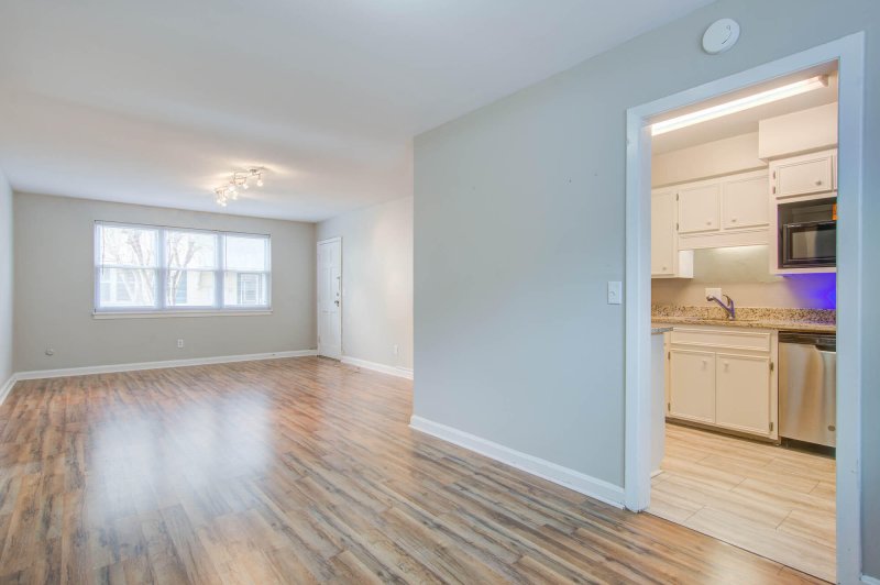 117 Wentworth Street B