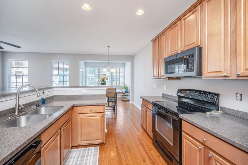 Property image 3 of 9042 Parlor Drive in Tranquil Hill Plantation, Ladson, SC 29456