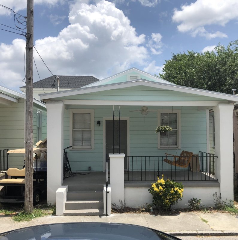 8 Maranda Holmes Street