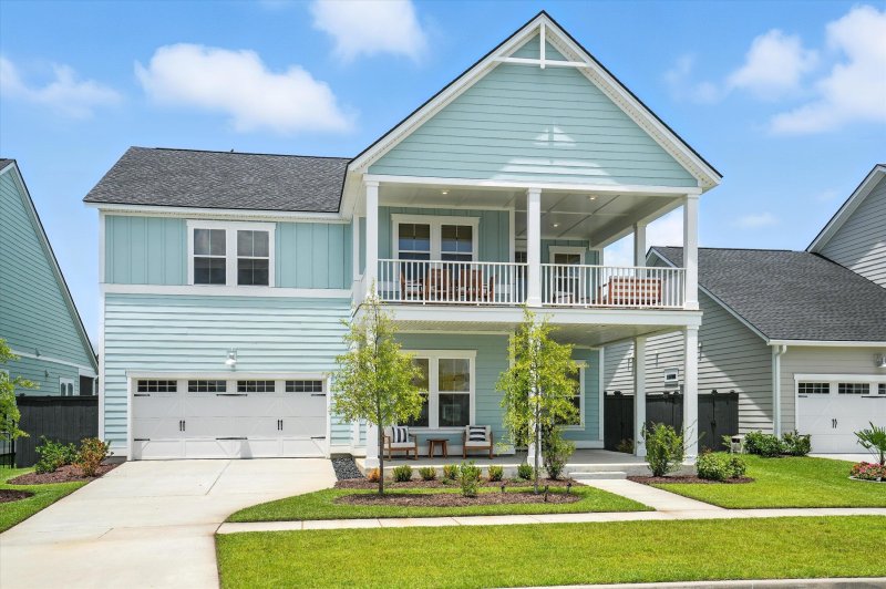 Property image 2 at 215 Ashworth Drive, Summerville, SC 29486