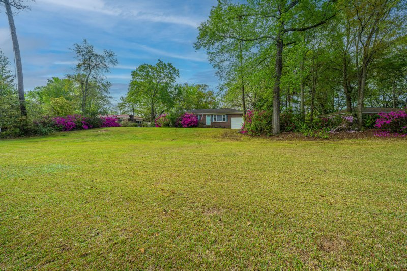 Property image 2 of 1121 Inverness Lane in Yeamans Park 2, Hanahan, SC 29410