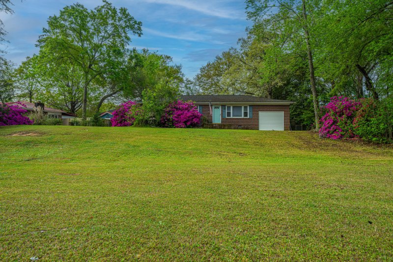 Property image 4 of 1121 Inverness Lane in Yeamans Park 2, Hanahan, SC 29410