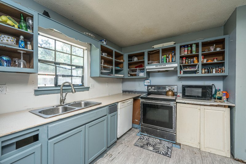 Property image 2 of 1004 Miles Jamison Road in Greenhurst, Summerville, SC 29485