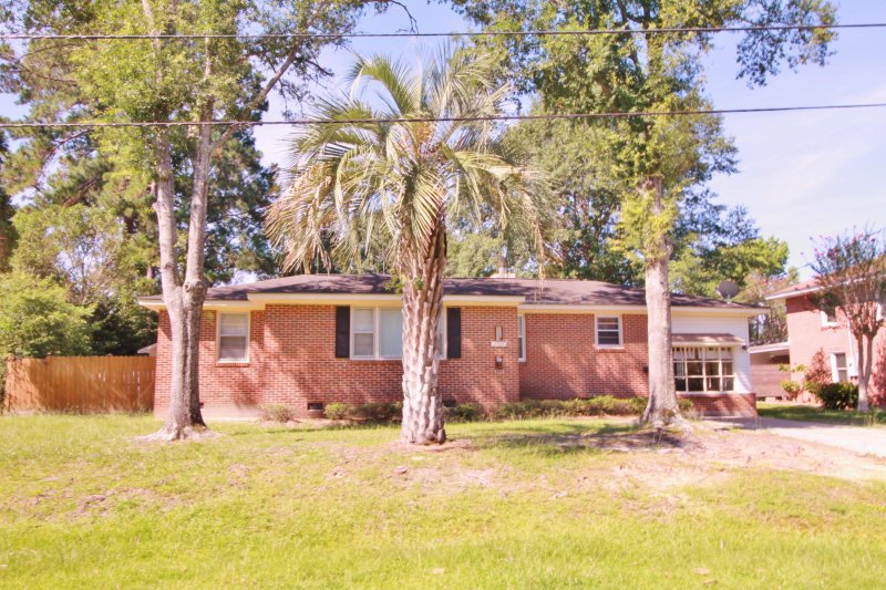 6009 Meadowcliff Avenue