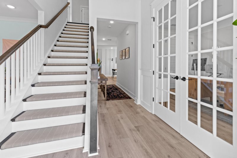 Property image 4 of 1554 N Lakeshore Drive in Liberty Hill Farm, Mount Pleasant, SC 29466