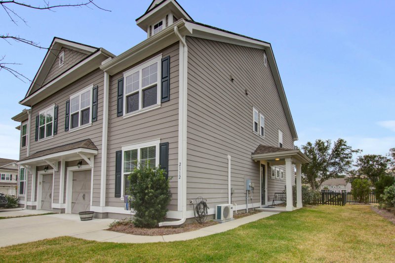 2112 Oyster Reef Lane