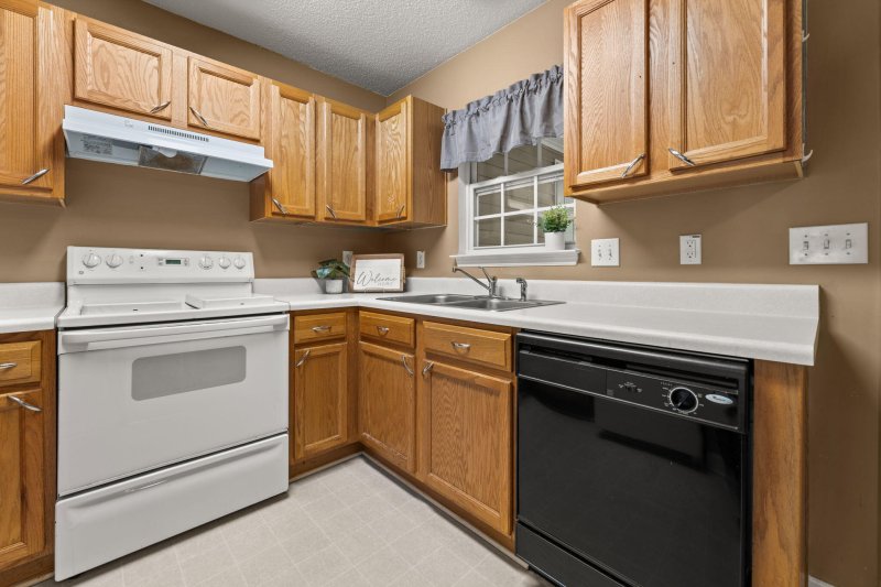 Property image 4 of 401 Elm Hall Circle in Summer Wood, Summerville, SC 29483