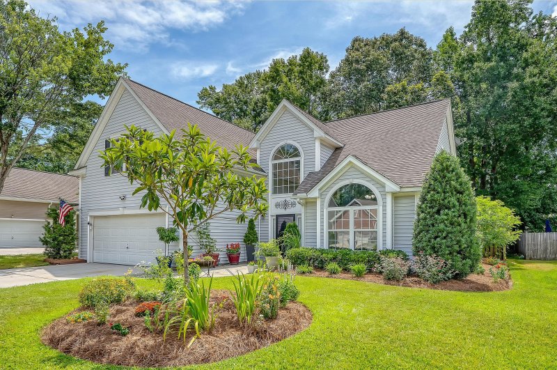 Property image 2 of 4869 Law Boulevard in Wescott Plantation, Summerville, SC 29485