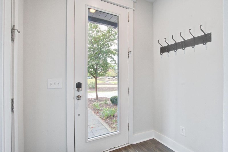 Property image 5 of 1560 Hancock Street 4 in Midtown, Mount Pleasant, SC 29464