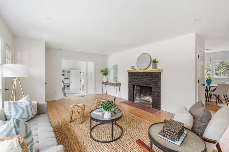 Property image 3 at 318 Ashley Drive, Summerville, SC 29485