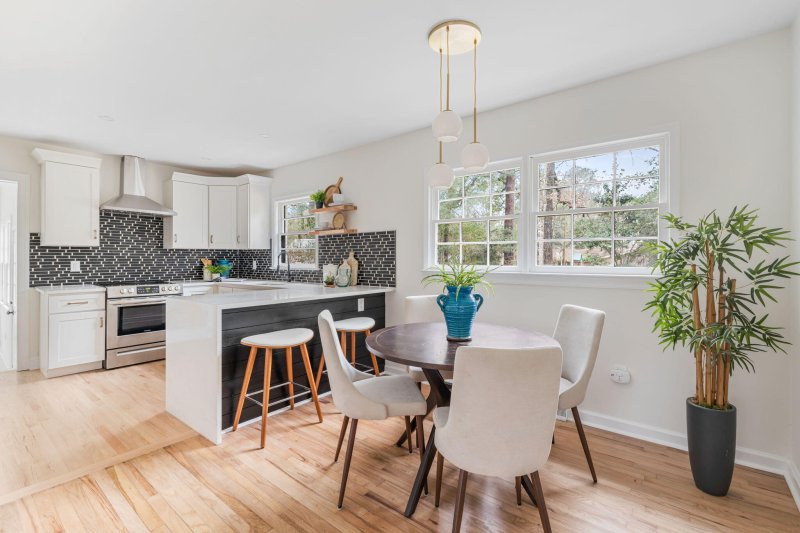 Property image 4 at 318 Ashley Drive, Summerville, SC 29485