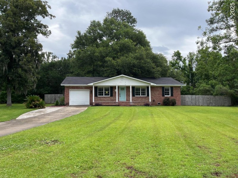 Property image 3 of 352 Oxford Road in College Park, Ladson, SC 29456