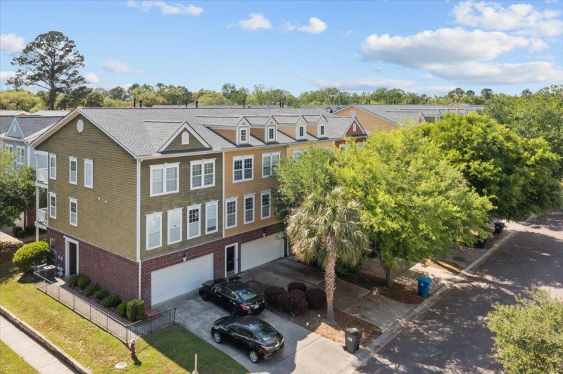 9226 Southern Oak Lane