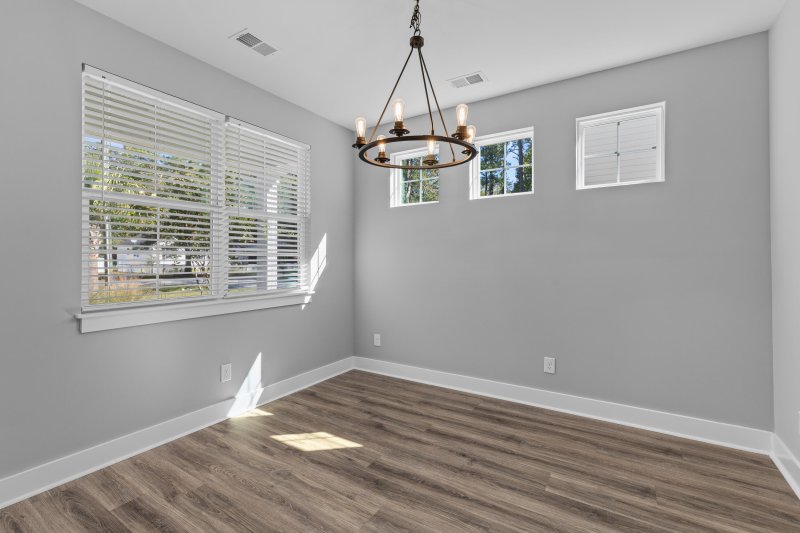 Property image 5 of 413 Renau Boulevard in Pine Forest Country Club, Summerville, SC 29483