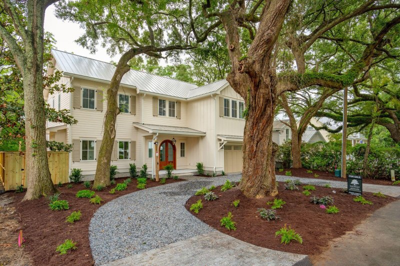 Property image 3 at 743 Hills Street, Mount Pleasant, SC 29464