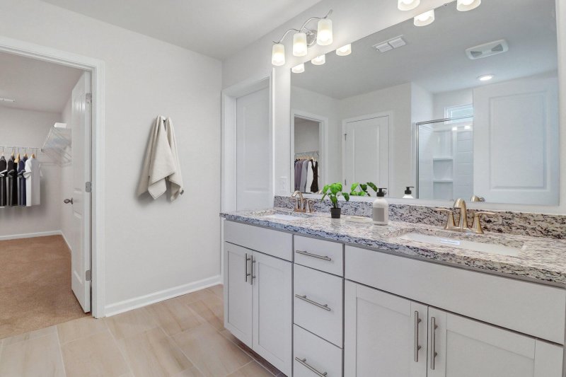 Property image 2 of 2000 Middleton Drive in The Oaks, Goose Creek, SC 29445