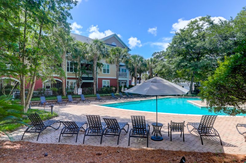 300 Bucksley Lane 104