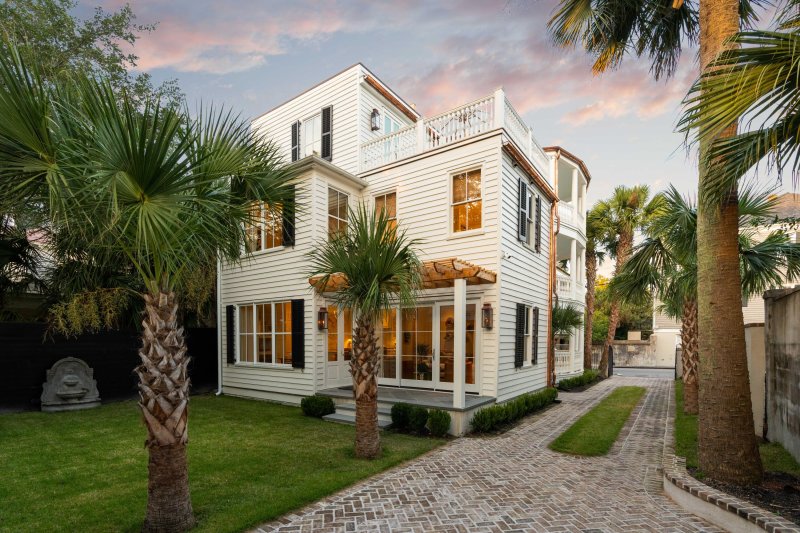 Property image 2 of 109 Rutledge Avenue in Harleston Village, Charleston, SC 29401