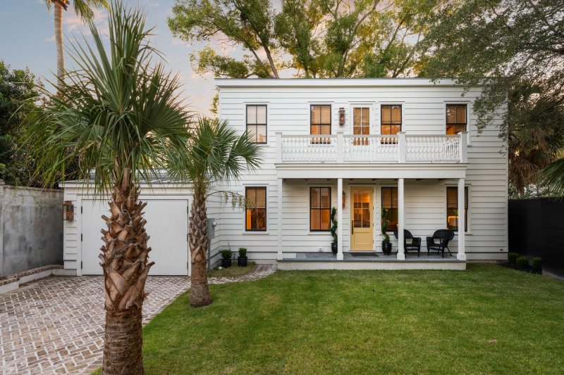 Property image 3 of 109 Rutledge Avenue in Harleston Village, Charleston, SC 29401