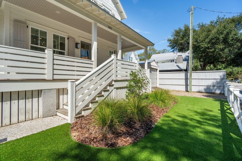 Property image 3 of 101 Ellis Street in Old Village, Mount Pleasant, SC 29464