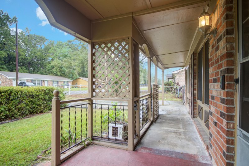 Property image 4 of 208 Mary Scott Drive in Beverly Hills, Goose Creek, SC 29445