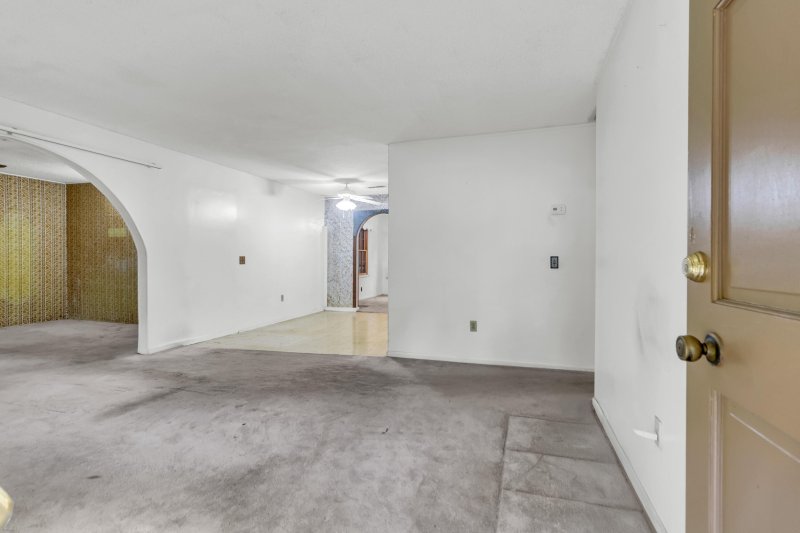 Property image 5 of 208 Mary Scott Drive in Beverly Hills, Goose Creek, SC 29445