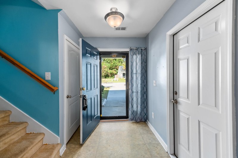 Property image 3 of 421 Savannah River Drive in Lakes of Summerville, Summerville, SC 29485