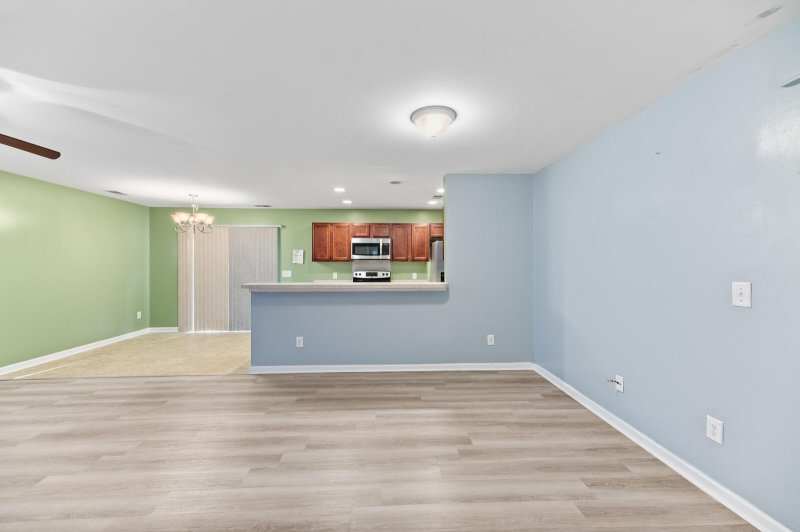 Property image 4 of 421 Savannah River Drive in Lakes of Summerville, Summerville, SC 29485