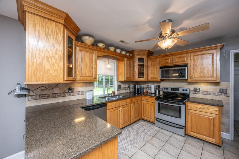 Property image 3 of 4912 Chartwell Drive in Woodington, North Charleston, SC 29420