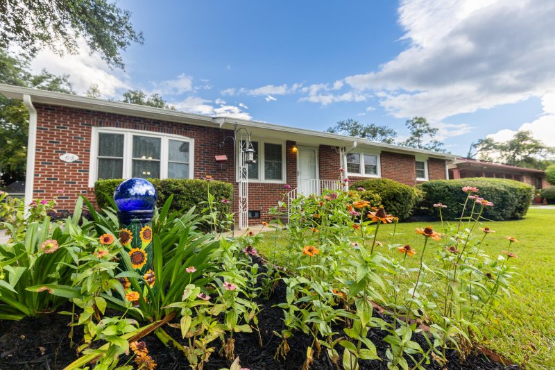 Property image 3 of 1918 Aichele Drive in Aichele Terrace, North Charleston, SC 29406