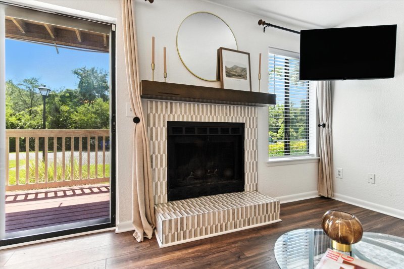 Bay Club Sea Lofts, Mount Pleasant Community