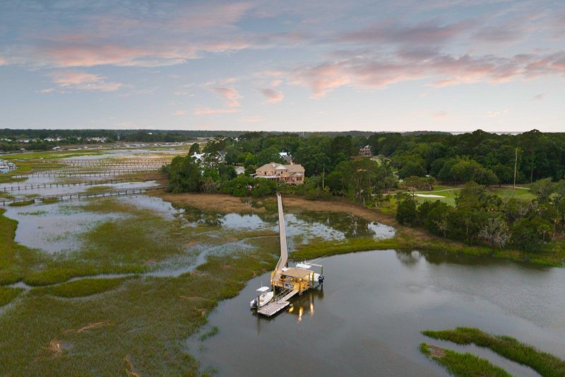 Property image 2 of 2834 Parkers Landing Road in Rivertowne Country Club, Mount Pleasant, SC 29466