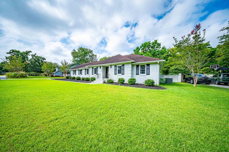 Property image 3 of 2943 Doncaster Drive in Hickory Hill Plantation, Charleston, SC 29414