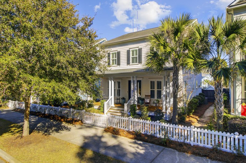 Midtown, Mount Pleasant community