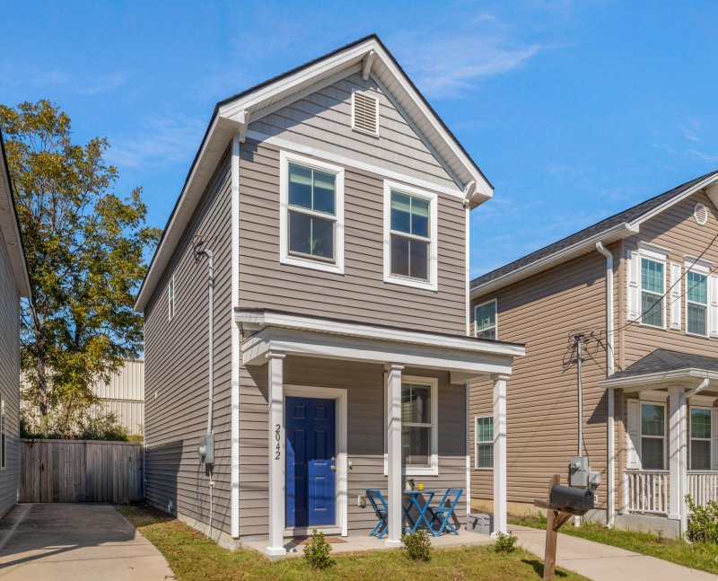 Property image 2 of 2042 Arbutus Avenue in Union Heights, North Charleston, SC 29405