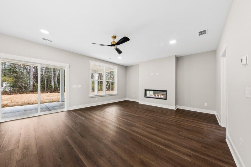 Property image 2 of 5876 Hwy 165 in Ravenel Acres, Ravenel, SC 29470