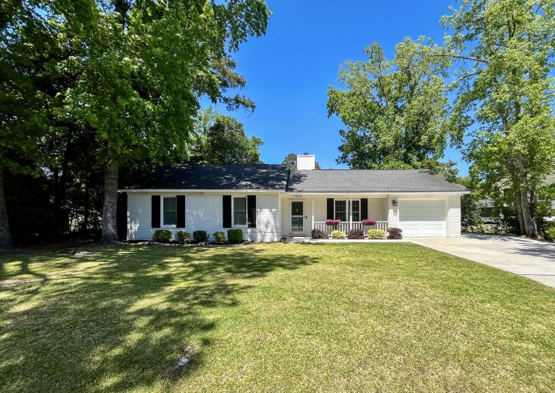 1534 Kentwood Circle