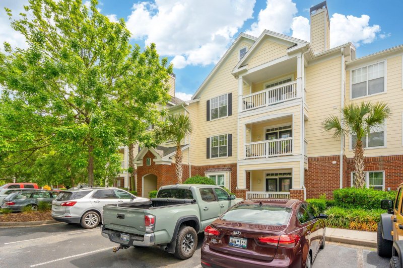 45 Sycamore Avenue 811