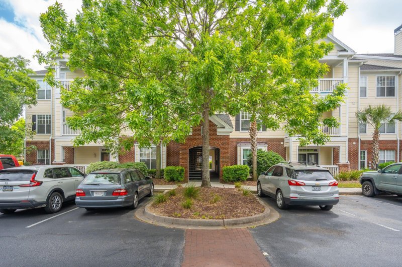 Property image 2 at 45 Sycamore Avenue 811, Charleston, SC 29407