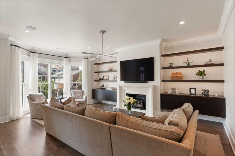 Property image 3 at 122 Beaufain Street C, Charleston, SC 29401