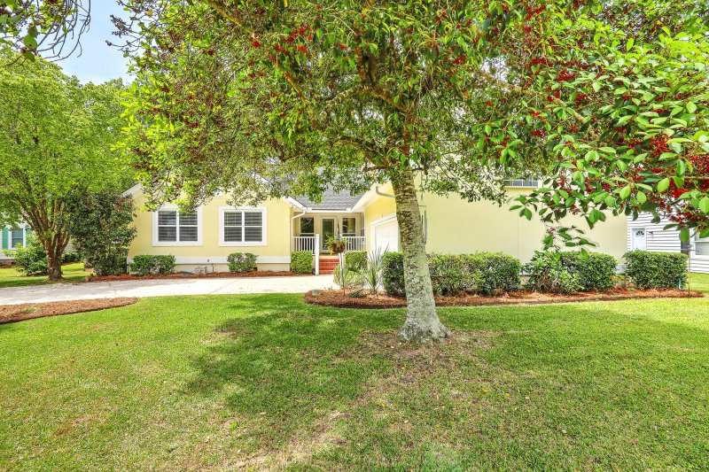 Property image 2 at 951 Carmel Drive, Charleston, SC 29412
