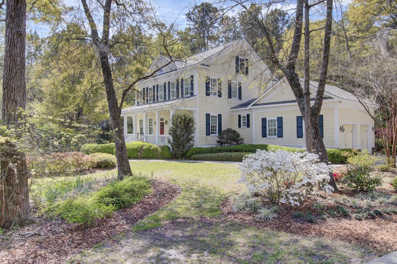 Property image 3 of 4233 Lady Banks Lane in Poplar Grove, Ravenel, SC 29470