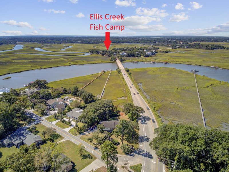 Property image 4 of 643 N Shore Drive in Lawton Bluff, Charleston, SC 29412