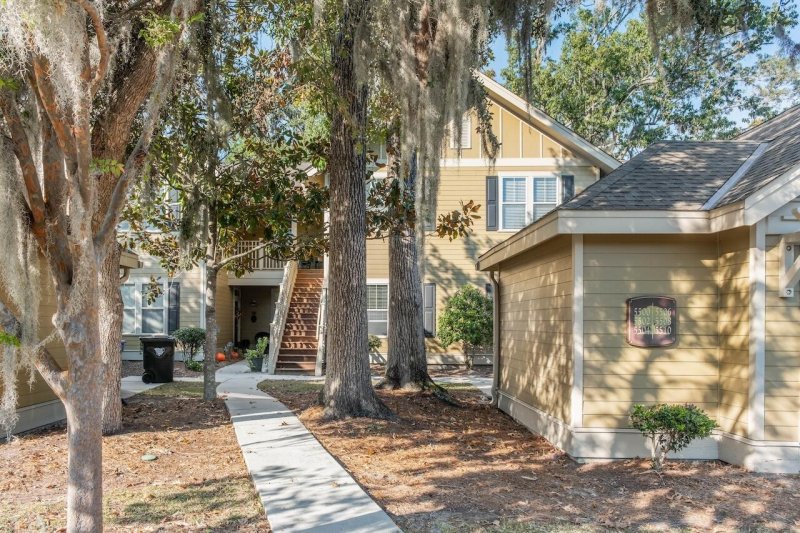 Property image 4 of 5502 Colonial Chatsworth Circle in Summers Bend on the Ashley, North Charleston, SC 29418