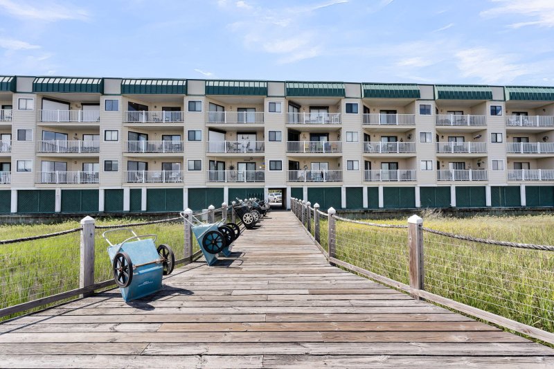 Property image 2 of 3701 Docksite Road 320 in Bay Creek Villas, Edisto Island, SC 29438
