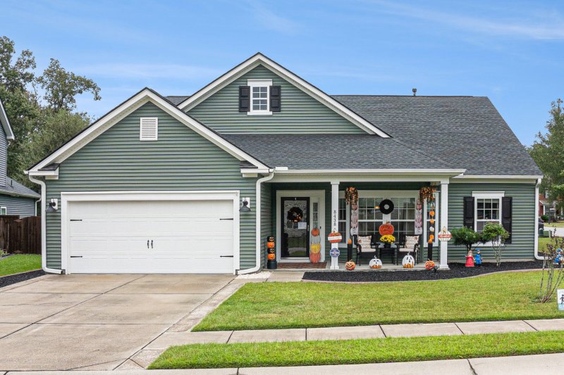 8438 Middle River Way