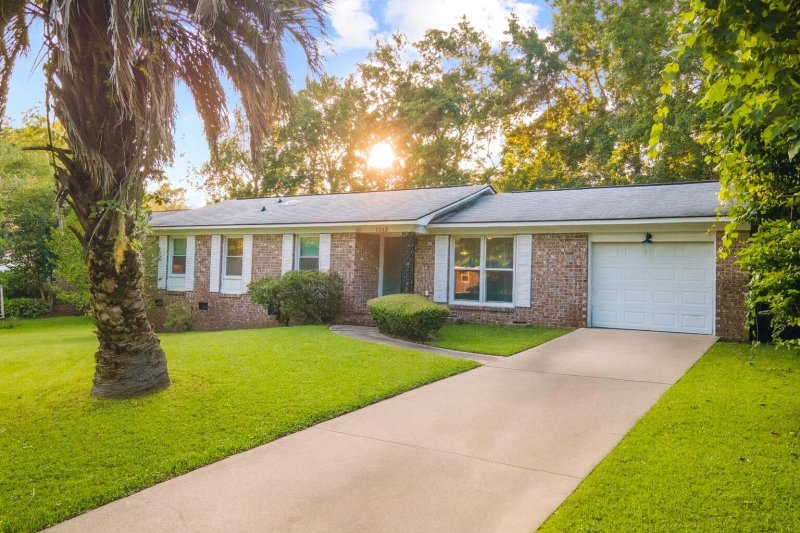 1242 Springhill Road